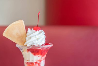 Çilekli dondurma dondurma Cafe