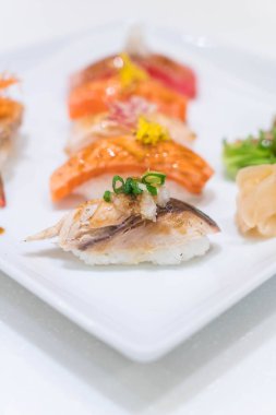 aburi nigiri seti