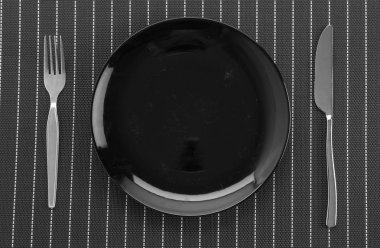 plaka mat tabak çatal ve bıçak