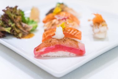 aburi nigiri seti