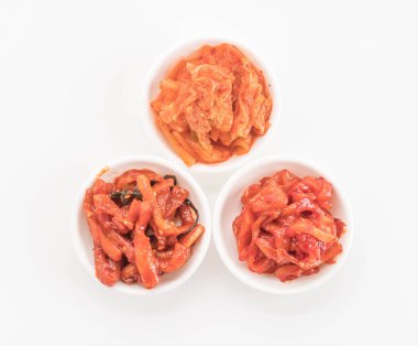 Çince lahana, kalamar ve turp kimchi 