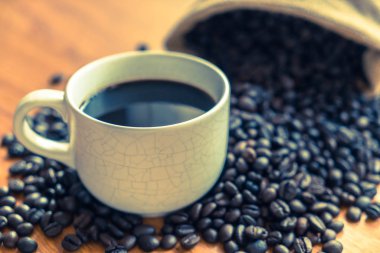 siyah kahve fincanı