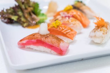 aburi nigiri seti
