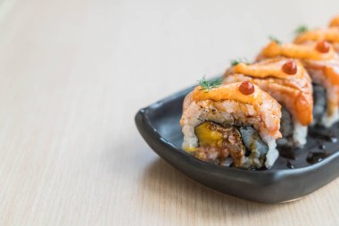 Somon roll - Japon gıda tarzı