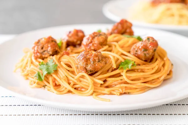 Espaguetis y albóndigas — Foto de Stock