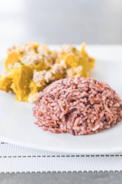 Berry pilav ile kabak kızarmış yumurta