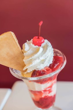 Çilekli dondurma dondurma Cafe