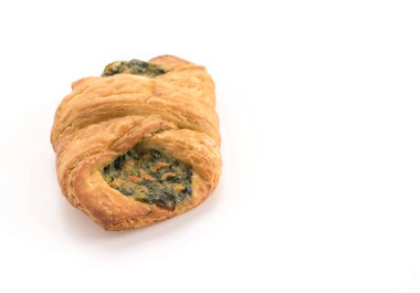 ıspanak kruvasan beyaz arka plan üzerinde