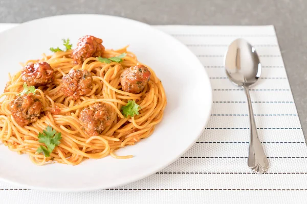 Espaguetis y albóndigas — Foto de Stock