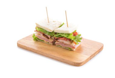 beyaz zemin üzerinde sandviç