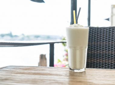 Beyaz malt milkshake