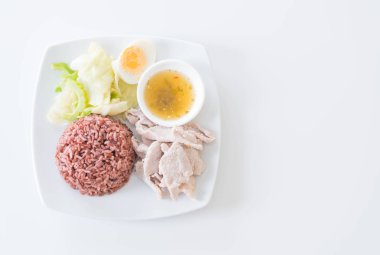 Baharatlı sos ve limon berry pirinç ile haşlanmış domuz eti