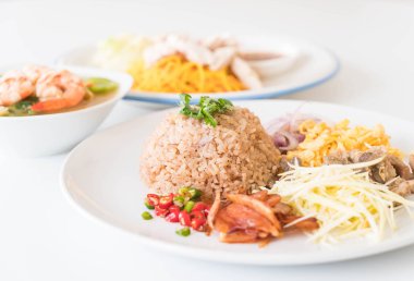 Karides hamur kızarmış pirinç