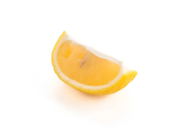 Φρέσκο λεμόνι σε λευκό φόντο — Φωτογραφία Αρχείου