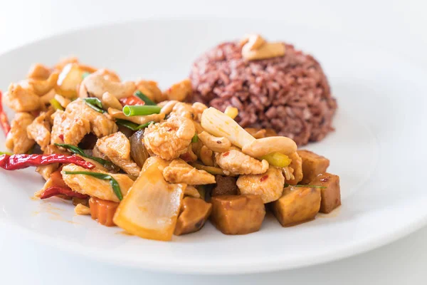 Mescolare pollo fritto con anacardi — Foto Stock