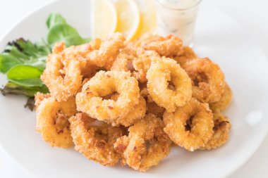 Kızarmış kalamar (kalamar halkaları))