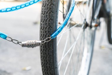 bir bisiklet üzerinde sayı kilidi