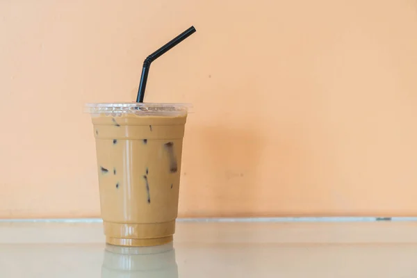 Caffè freddo in caffetteria — Foto Stock