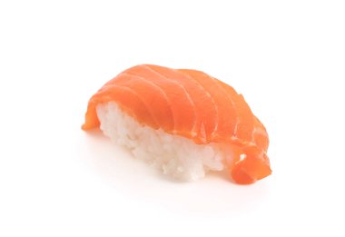 beyaz zemin üzerine somon suşi