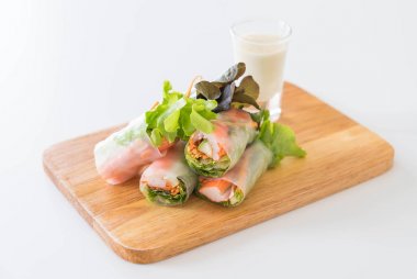 Taze sebze şehriye böreği