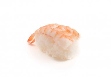 karides suşi beyaz zemin üzerine