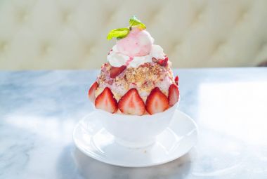 çilekli kek bingsu