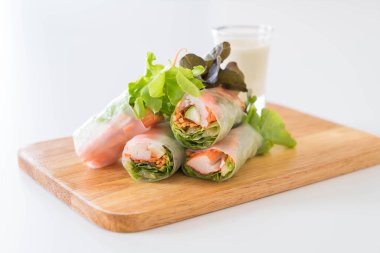 Taze sebze şehriye böreği