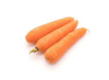 Beyaz arka planda bebek havuçları