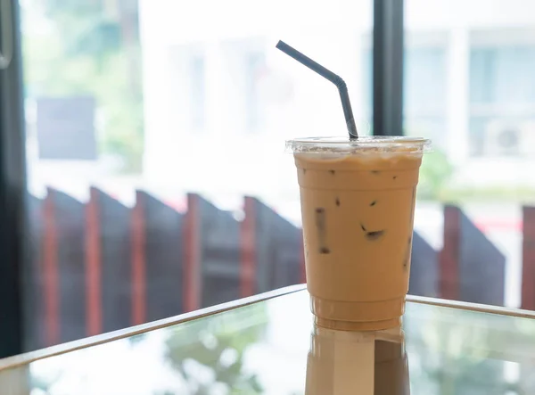 Iced coffee in coffee shop — Stock Photo, Image