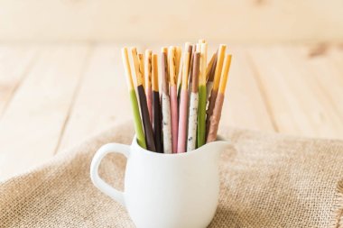 Bisküvi sopa ile aromalı karışık