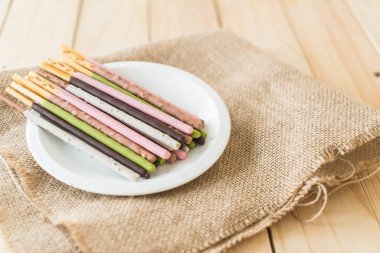 Bisküvi sopa ile aromalı karışık