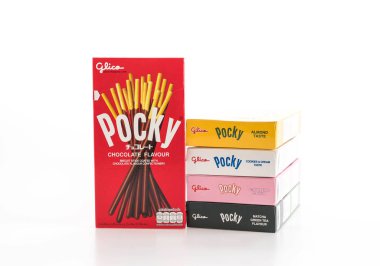 Bangkok, Tayland - 9 Haziran 2016: Bisküvi sopa kutusuyla pocky 