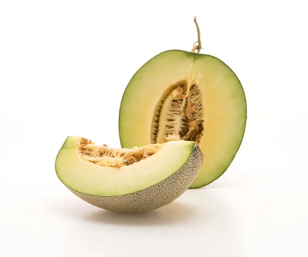 Kantaloupe melon på vit bakgrund — Stockfoto