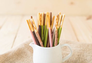 Bisküvi sopa ile aromalı karışık