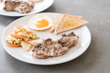 ızgara domuz biftek