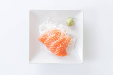 Somon çiğ sashimi
