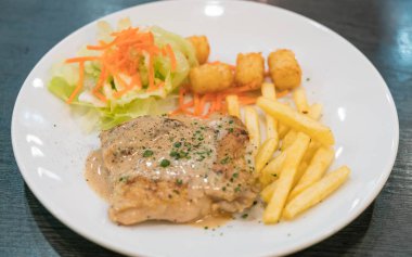 tavuk biftek ve biber sosu