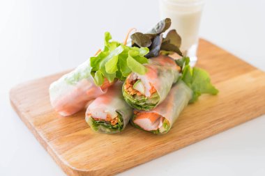 Taze sebze şehriye böreği