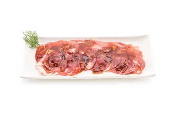 Carne di maiale fresca affettata con salsa — Foto Stock