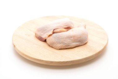 ahşap tahta üzerinde tavuk uyluk