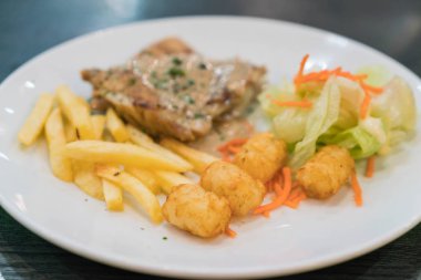 tavuk biftek ve biber sosu