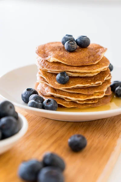 Pannkakor med blåbär — Stockfoto