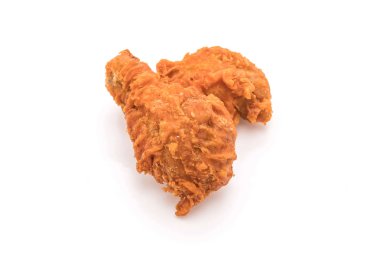 Beyaz arka planda kızarmış tavuk