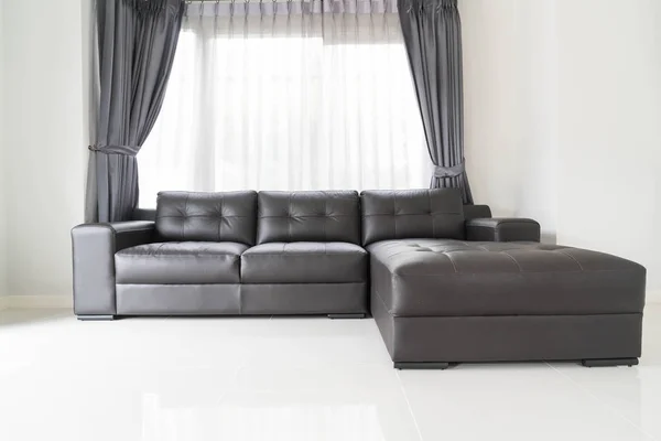 Modernes Sofa im Wohnzimmer — Stockfoto