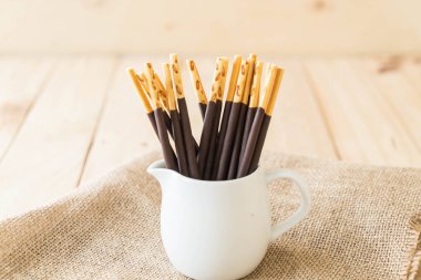 Bisküvi çikolata aromalı sopayla