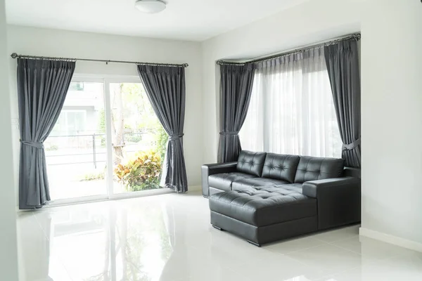 Modern soffa i vardagsrummet — Stockfoto