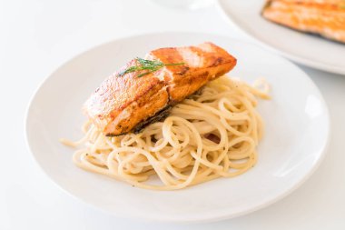 Spagetti Krema soslu somon 