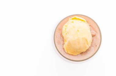 vanilyalı dondurma ile çikolata frappe