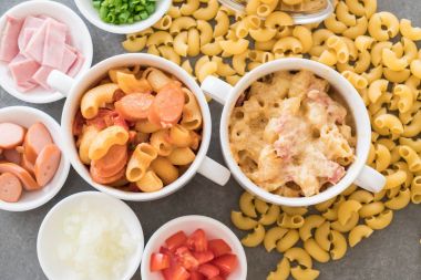 makarna peynir ve jambon