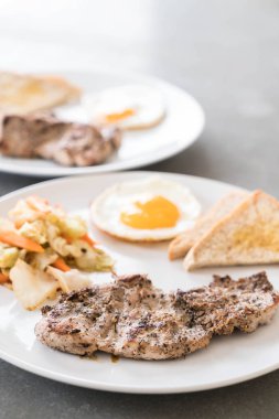 ızgara domuz biftek